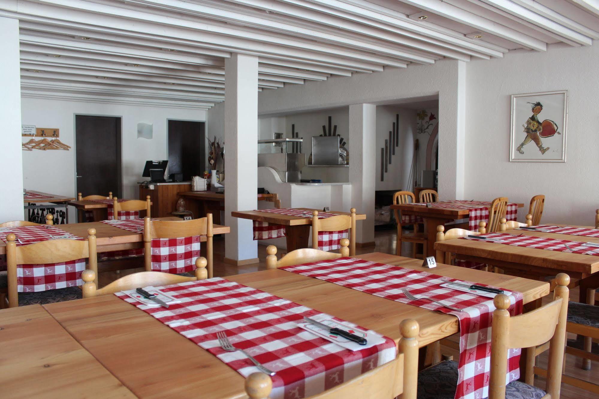 Hotel Al Rom Tschierv Kültér fotó